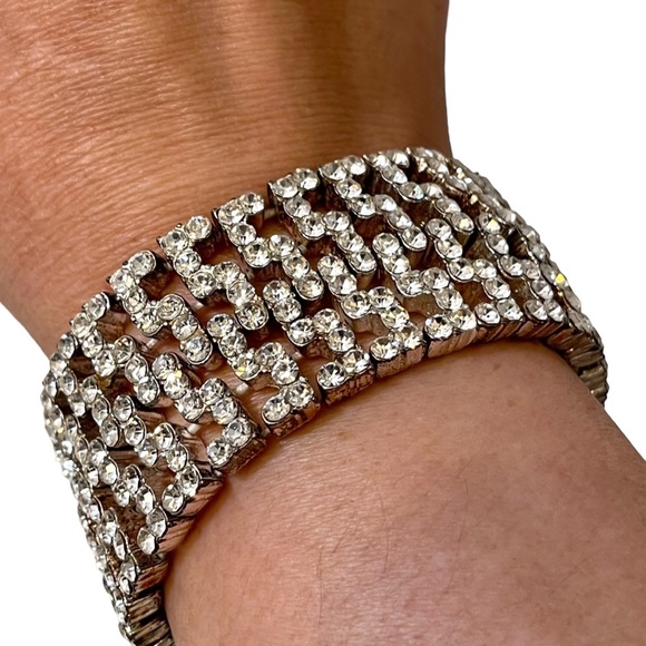 ❤️ Vintage Monet Rhinestone Stretch Bracelet - Picture 3 of 4